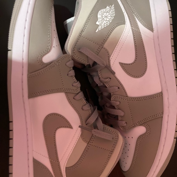 New and used Jordan’s - Picture 3 of 6